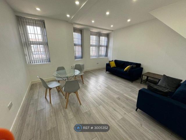 St. Georges Road, Bolton BL1, 2 bed flat to rent, £995 pcm | PrimeLocation