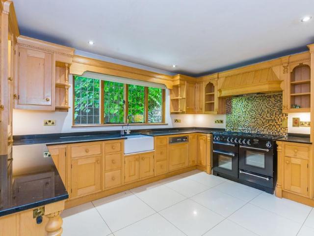 St Georges Road, Bromley, BR1 4 bed detached house to rent £4,250 pcm £981 pw