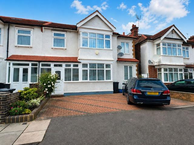 St. Georges Road, Ilford IG1, 5 bed terraced house to rent, £3,000 pcm | PrimeLocation