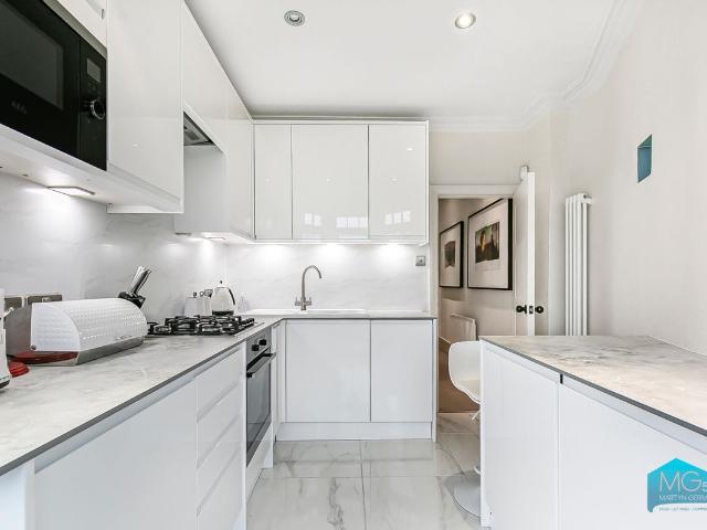 St. Georges Road, London N13, 3 bed flat to rent, £2,600 pcm | PrimeLocation