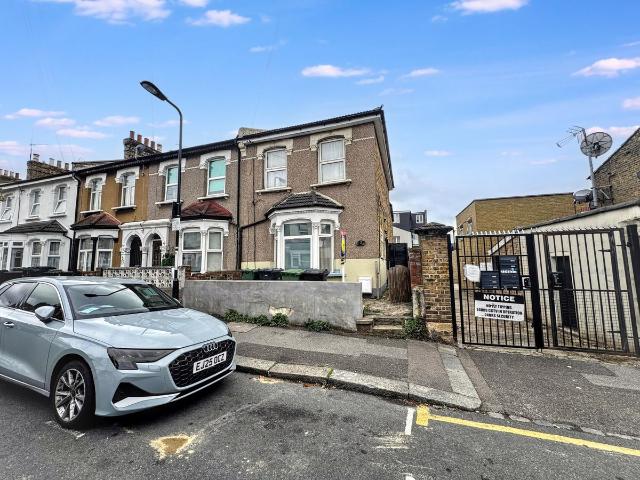 St Georges Road, Leyton E10, 2 bed flat to rent, £1,750 pcm | PrimeLocation