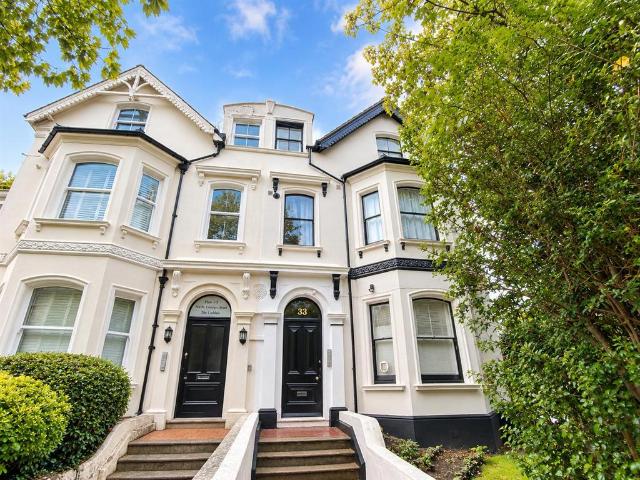 St Georges Road, Selden, Worthing 2 bed flat to rent £1,250 pcm £288 pw