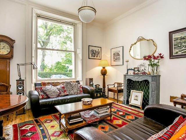 St Georges Square, London SW1V, 2 bed flat to rent, £3,200 pcm | PrimeLocation