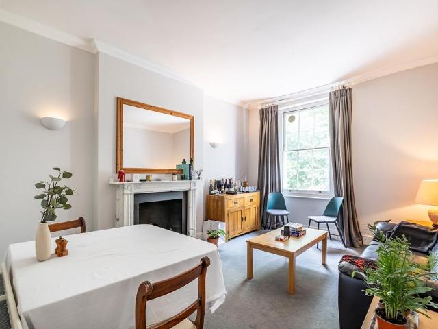 St Georges Square London SW1V 2 bed flat to rent £3,250 pcm £750 pw