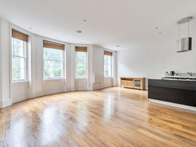 St Georges Square, Pimlico, London, SW1V 2 bed flat to rent £4,300 pcm £992 pw