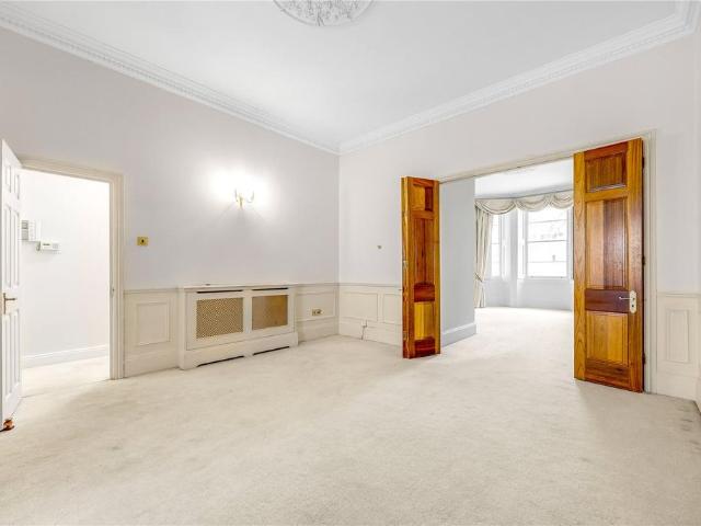 St Georges Square, Pimlico, London, SW1V 2 bed flat to rent £3,750 pcm £865 pw