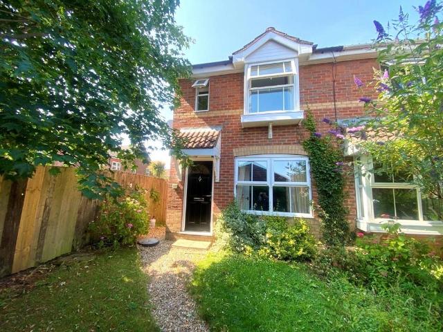 St. Georges Walk, Harrogate, North. 2 bed house to rent £1,250 pcm £288 pw