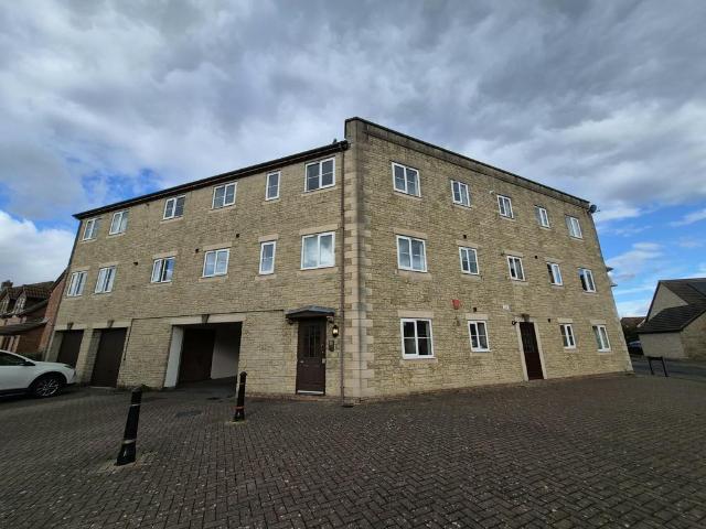 St Georges, Weston super Mare, North. 2 bed flat to rent £1,100 pcm £254 pw