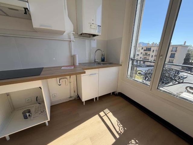 ST GINIEZ 8o – AV. DE MAZARGUES