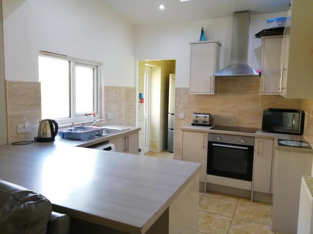 St Helens Avenue, Brynmill, Swansea SA1 4NE StudentDigz Ltd
