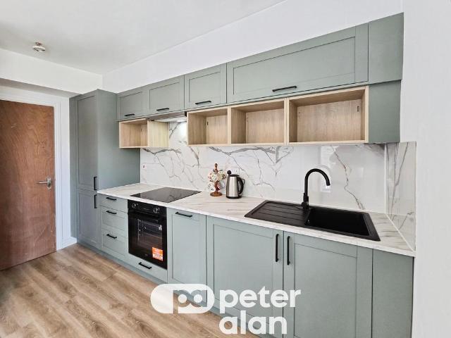 St. Helens Avenue, Swansea, SA1 3 bed flat to rent £1,200 pcm £277 pw