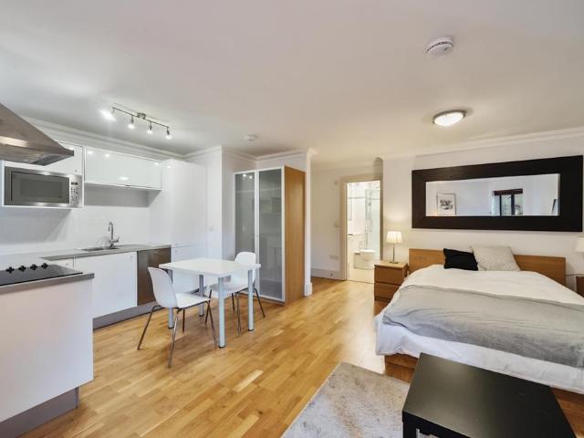St Helens Gardens London W10 Studio to rent £1,711 pcm £395 pw