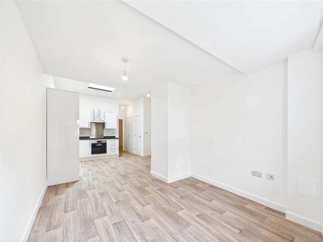 St. Helens Lane, Colchester, Essex CO1, 1 bed flat to rent, £1,025 pcm | PrimeLocation