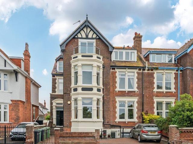 St. Helens Parade, Hampshire PO4 3 bed flat to rent £1,800 pcm £415 pw