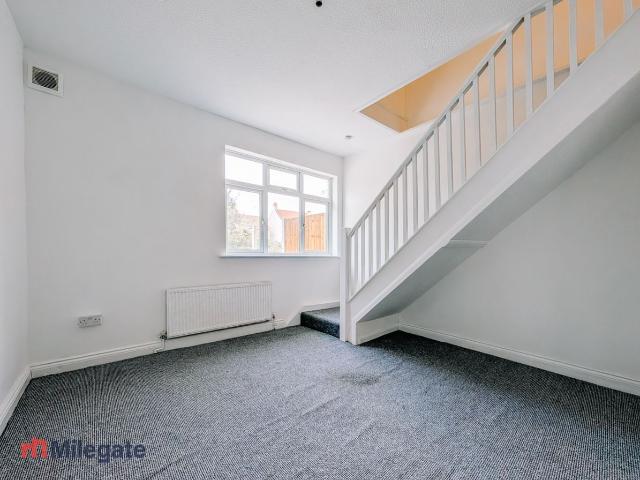 St. Helens Road, Westcliff On Sea SS0, 1 bed maisonette to rent, £950 pcm | PrimeLocation