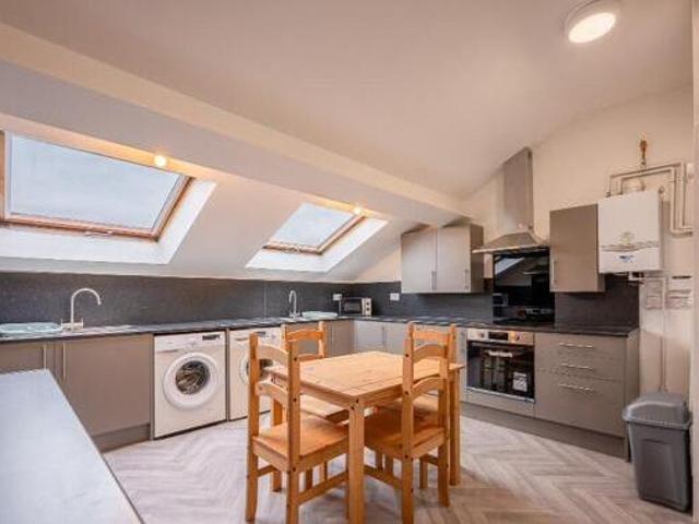 St. Helens Road, Ormskirk, 8 Bedroom Flat