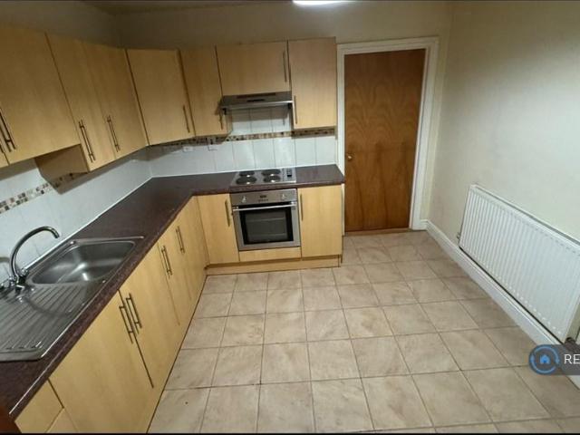 St Helens Road, Swansea, SA1 2 bed flat to rent £865 pcm £200 pw