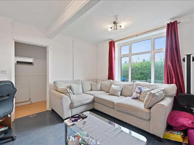 St. Helier Avenue, Morden 3 bed terraced house to rent £2,150 pcm £496 pw