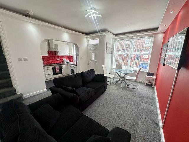 St. Hildas Place, LEEDS 2 bed house to rent £1,200 pcm £277 pw