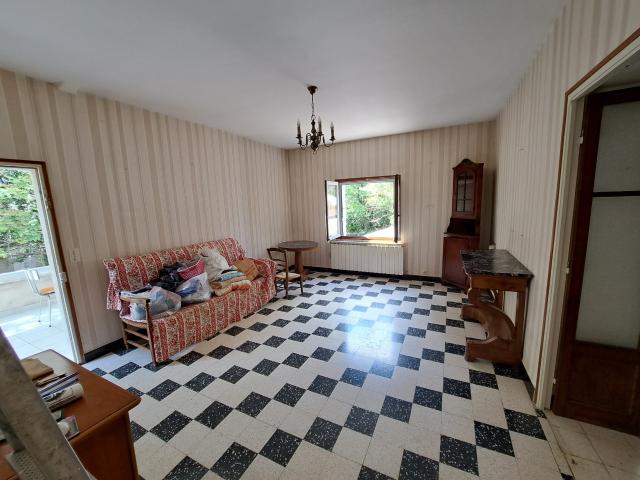 St Hippolyte du Fort, maison d'habitation + dépendances