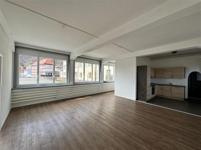 St Imier, eine wunderschöne 3,5 Zimmer Wohnung mit privatem Garten