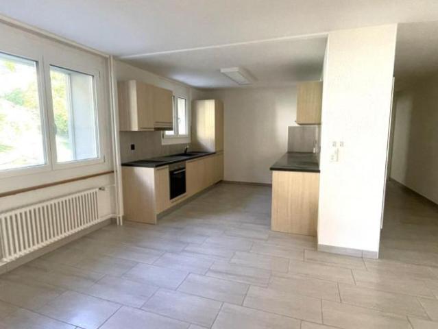 St Imier, magnifique appartement de 3.5 pièces au 4ème avec ascenseur