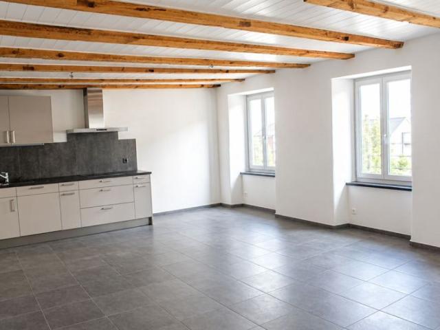 St Imier, prächtige 3,5 Zimmer Wohnung mit Aufzug