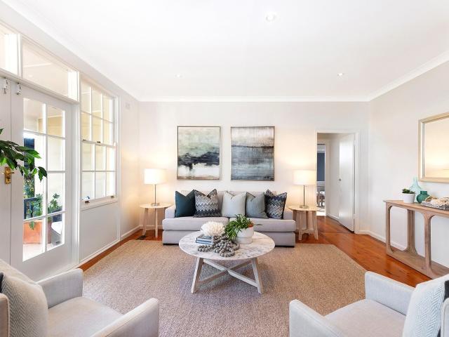 St Ives Chase, 6 Tobruk Avenue