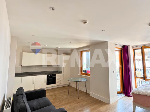St. Ives Place, London E14 Studio to rent £1,495 pcm £345 pw