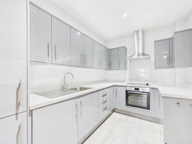 St. Ives Road, Maidenhead, Berkshire SL6, 2 bed flat to rent, £1,550 pcm | PrimeLocation