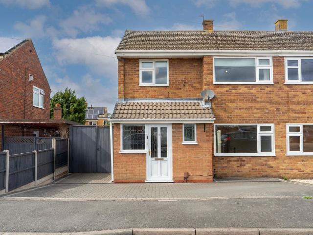 St. Ives Road Wigston, Leicester LE18, 3 bed semi detached house to rent, £1,300 pcm | PrimeLocation