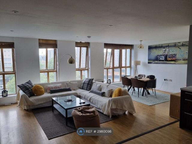 St James Barton, Bristol BS1, 2 bed flat to rent, £2,500 pcm | PrimeLocation
