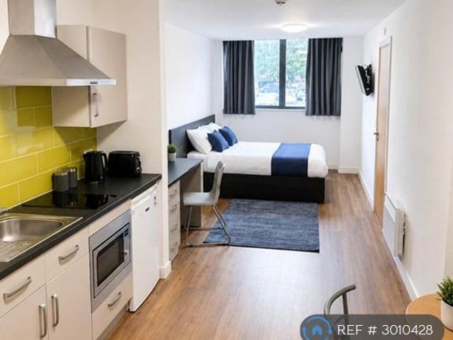 St James Boulevard, Newcastle Upon. Studio to rent £750 pcm £173 pw