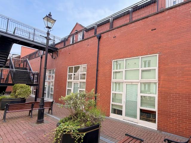 St. James Court, Burton On Trent DE14, 2 bed flat to rent, £875 pcm | PrimeLocation