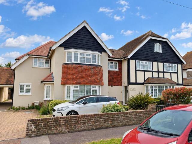 St James Court, PO21 1 bed apartment to rent £900 pcm £208 pw