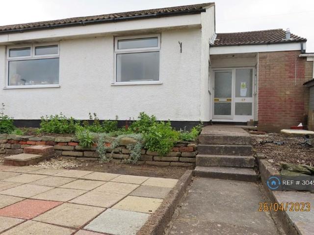 St. James Close, Maesycwmmer. 3 bed bungalow to rent £1,000 pcm £231 pw