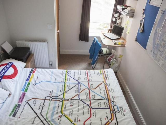 St James Crescent, Uplands, Swansea SA1 2 bed flat to rent £663 pcm £153 pw