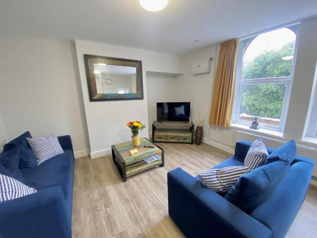 St James Crescent, Uplands, Swansea SA1 4 bed house to rent £412 pcm £95 pw