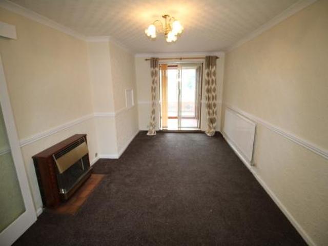 St. James Crescent, Southam, CV47 0LX 3 bed semi detached house to rent £1,250 pcm £288 pw