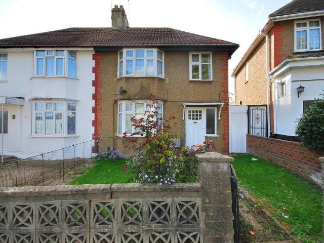 ST JAMES GARDENS, WEMBLEY 4 bed semi detached house to rent £2,600 pcm £600 pw