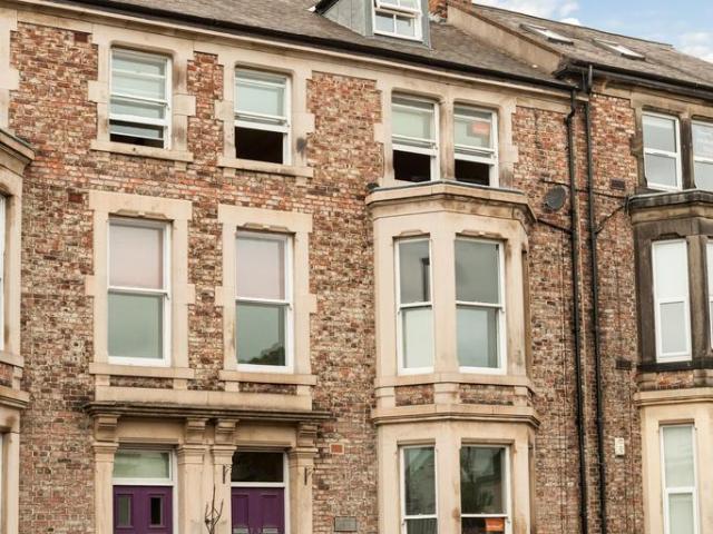St. James House 3 6 Portland Terrace. 6 bed flat to rent £719 pcm £166 pw