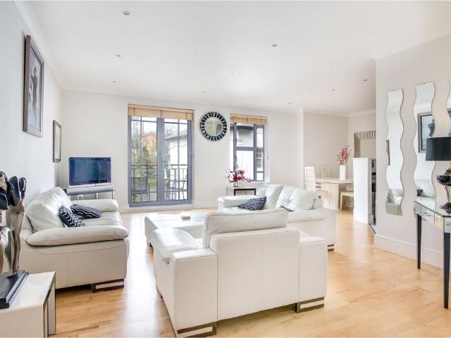 St James Place, George Road, Edgbaston B15, 3 bed flat to rent, £2,200 pcm | PrimeLocation