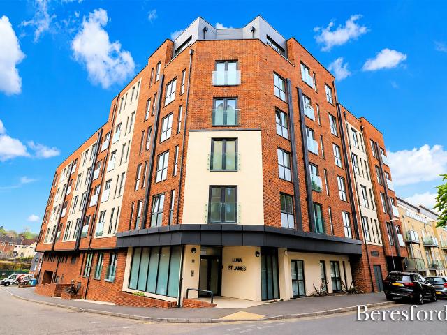 St. James Road, Brentwood CM14, 1 bed flat to rent, £1,600 pcm | PrimeLocation