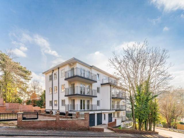 St James Road, Croydon, Purley, CR8 5 bed flat to rent £2,800 pcm £646 pw