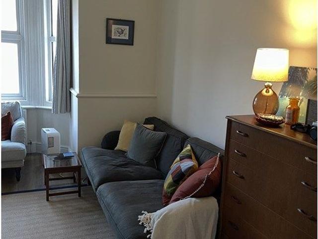 St James Road, East Grinstead RH19, 1 bed flat to rent, £1,100 pcm | PrimeLocation