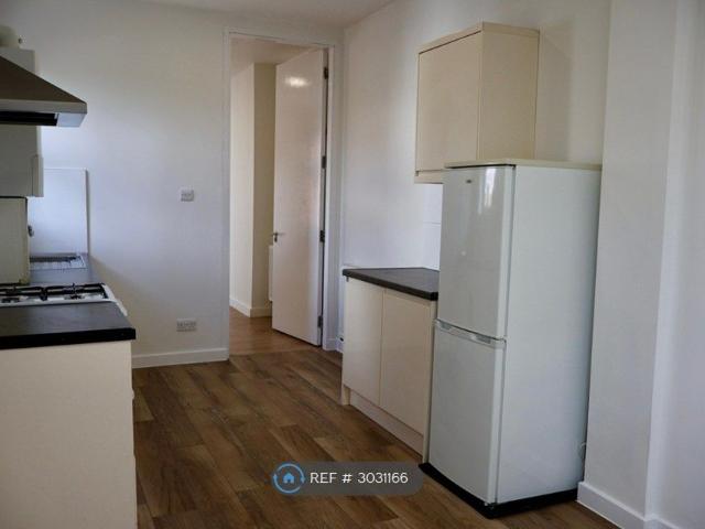 St. James Road, Sutton SM1, 1 bed maisonette to rent, £1,300 pcm | PrimeLocation
