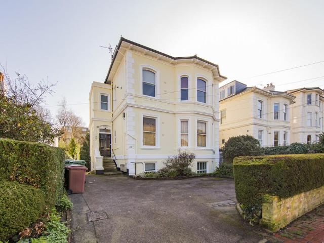St. James Road, Tunbridge Wells 2 bed apartment to rent £1,700 pcm £392 pw