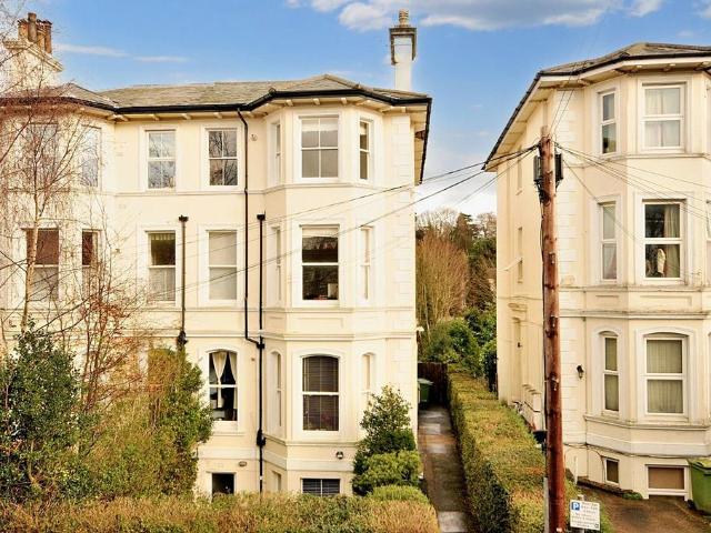 St. James Road, Tunbridge Wells, TN1 2 bed flat to rent £1,400 pcm £323 pw