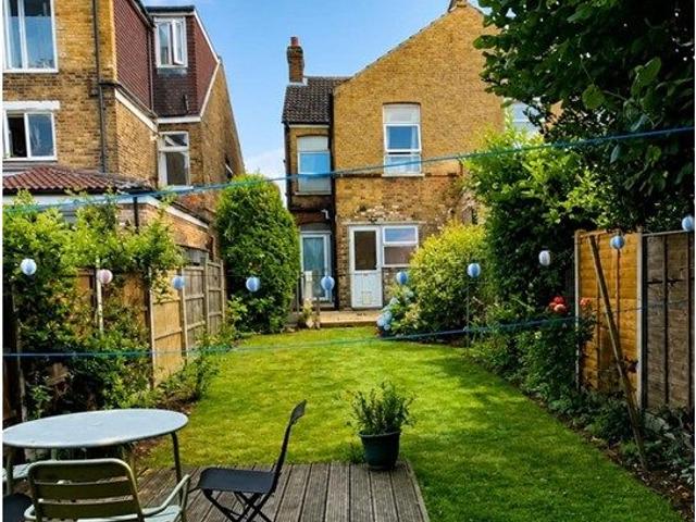 St James Road, Watford WD18, 2 bed semi detached house to rent, £1,800 pcm | PrimeLocation