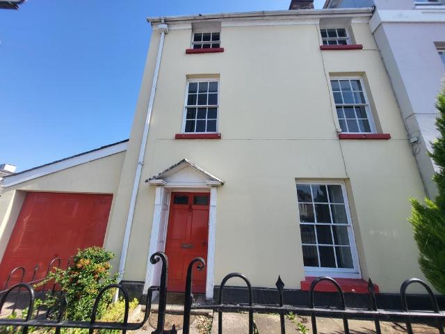 St. James Square, Monmouth 3 bed terraced house to rent £1,600 pcm £369 pw